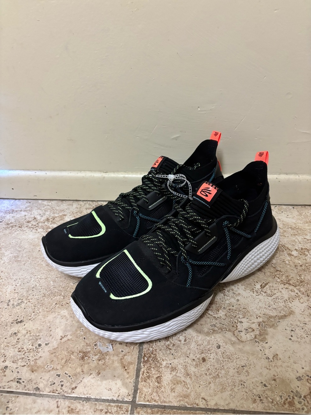 Under Armour Curry Flow Cozy Black/Electric Tangerine Men Sz 14 3023815 004 New